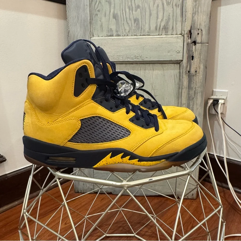 Nike  Air Jordan 5 Retro SP 